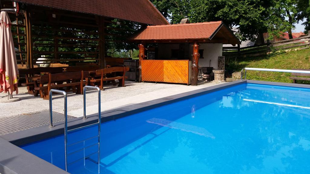 Turizem Pavlin Apartments Senturska Gora المظهر الخارجي الصورة